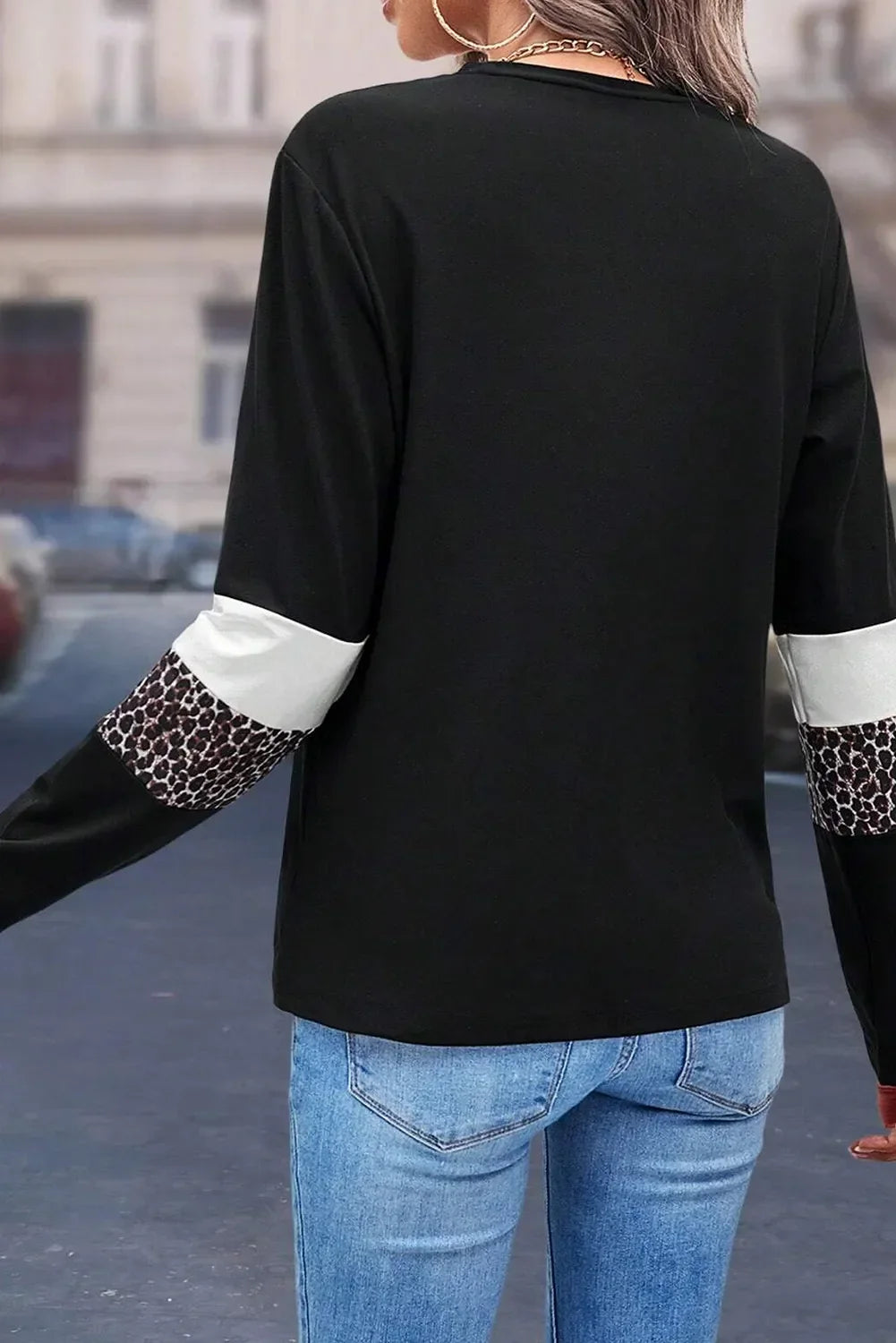 Beautifully Crafted Blouse in a Classic Style