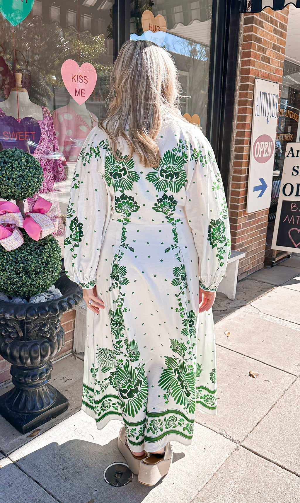 Classic Vintage Dress with a Flattering Fit