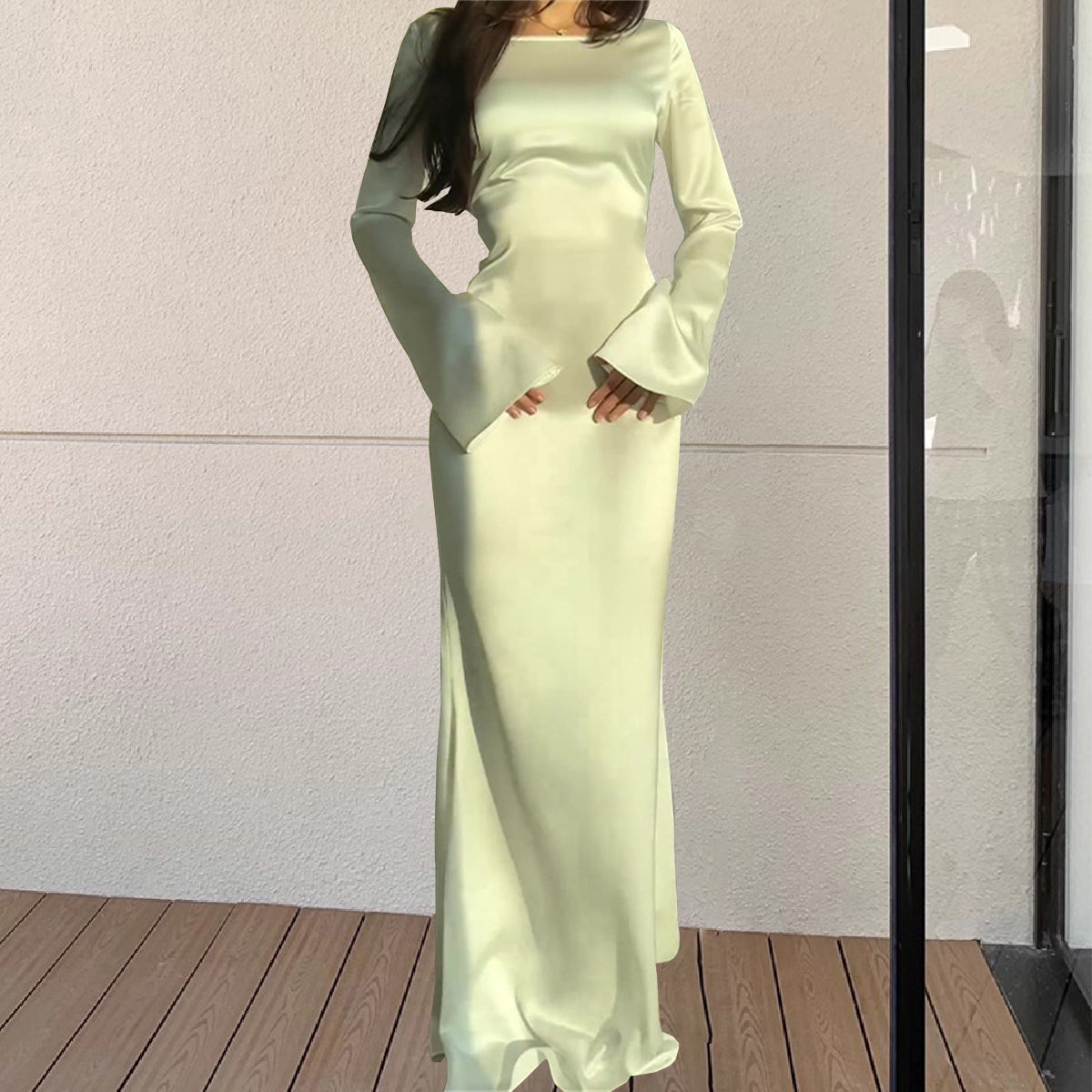 Well Tailored Dress with a Graceful Silhouette