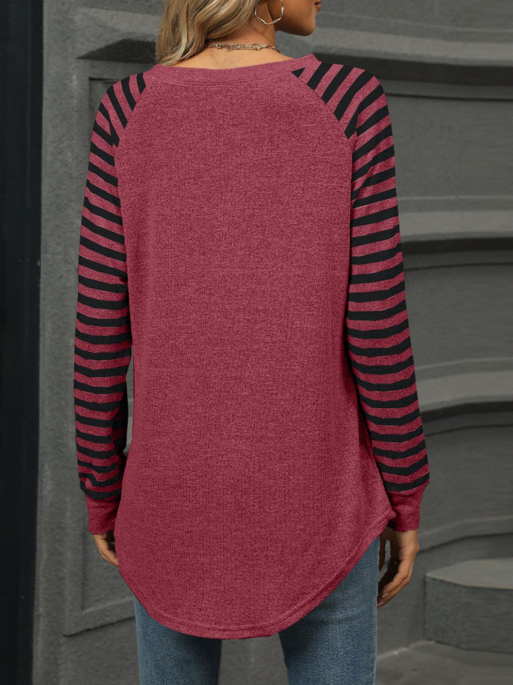Well Tailored T-Shirt with a Graceful Silhouette
