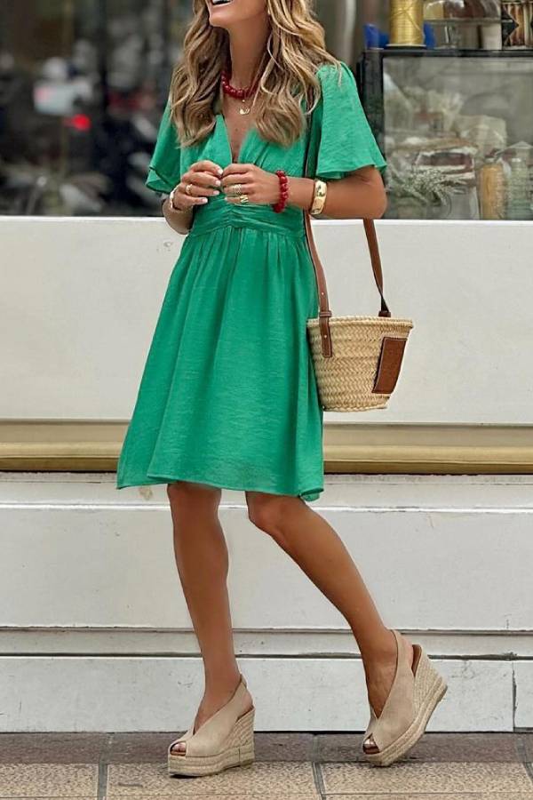 Classic Vintage Dress with a Flattering Fit