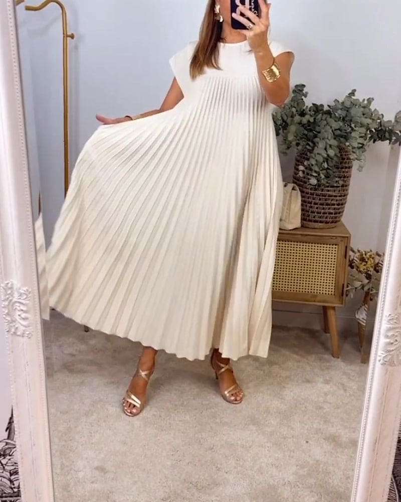 Sophisticated Dress with a Clean Classic Look