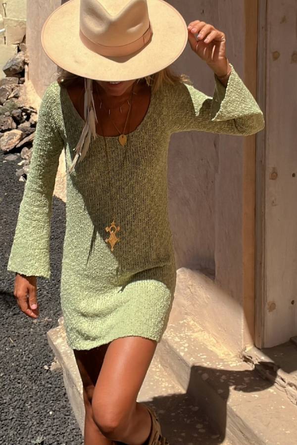 Effortlessly Elegant Dress with a Timeless Design