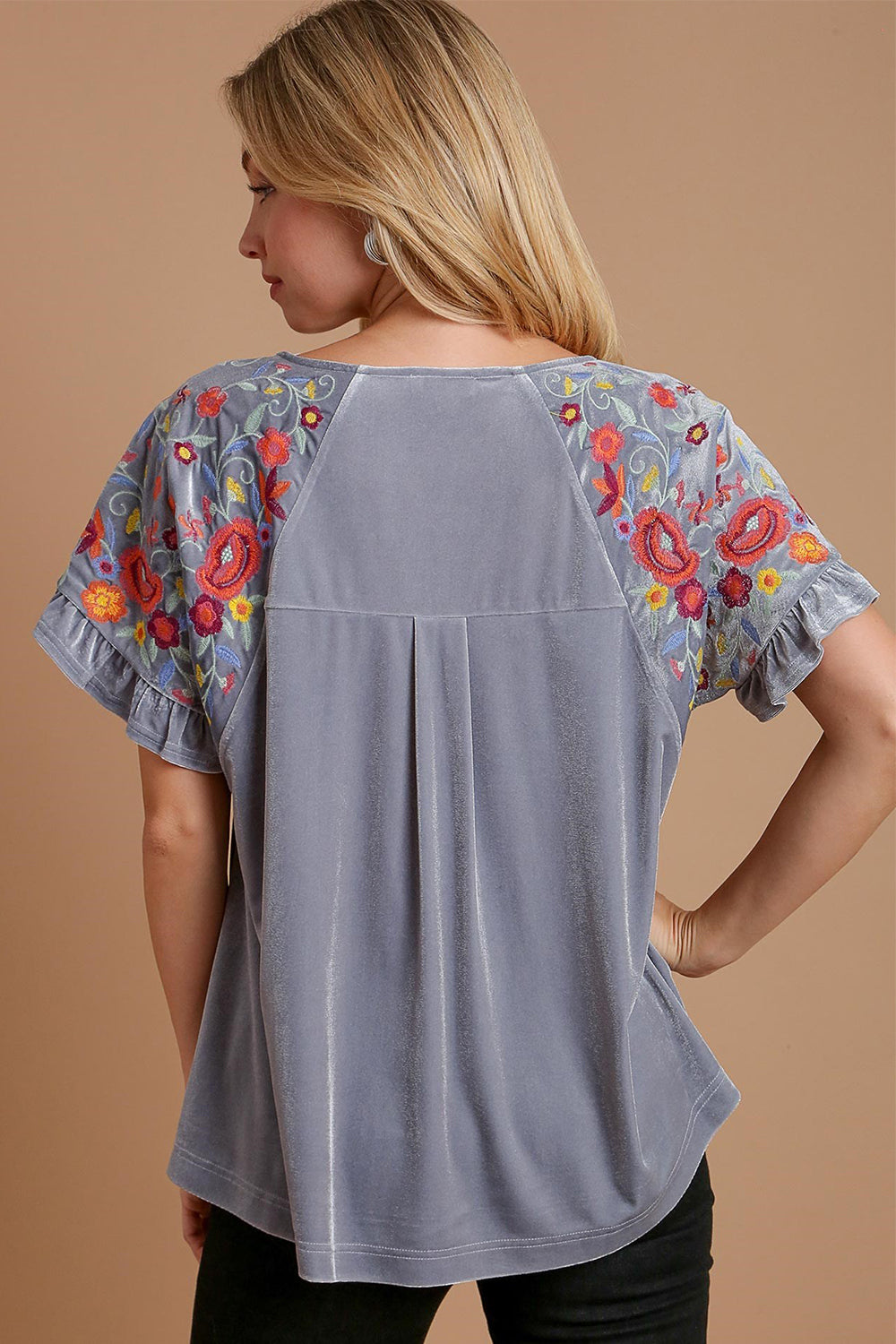 Elegantly Styled Blouse for Everyday Wear
