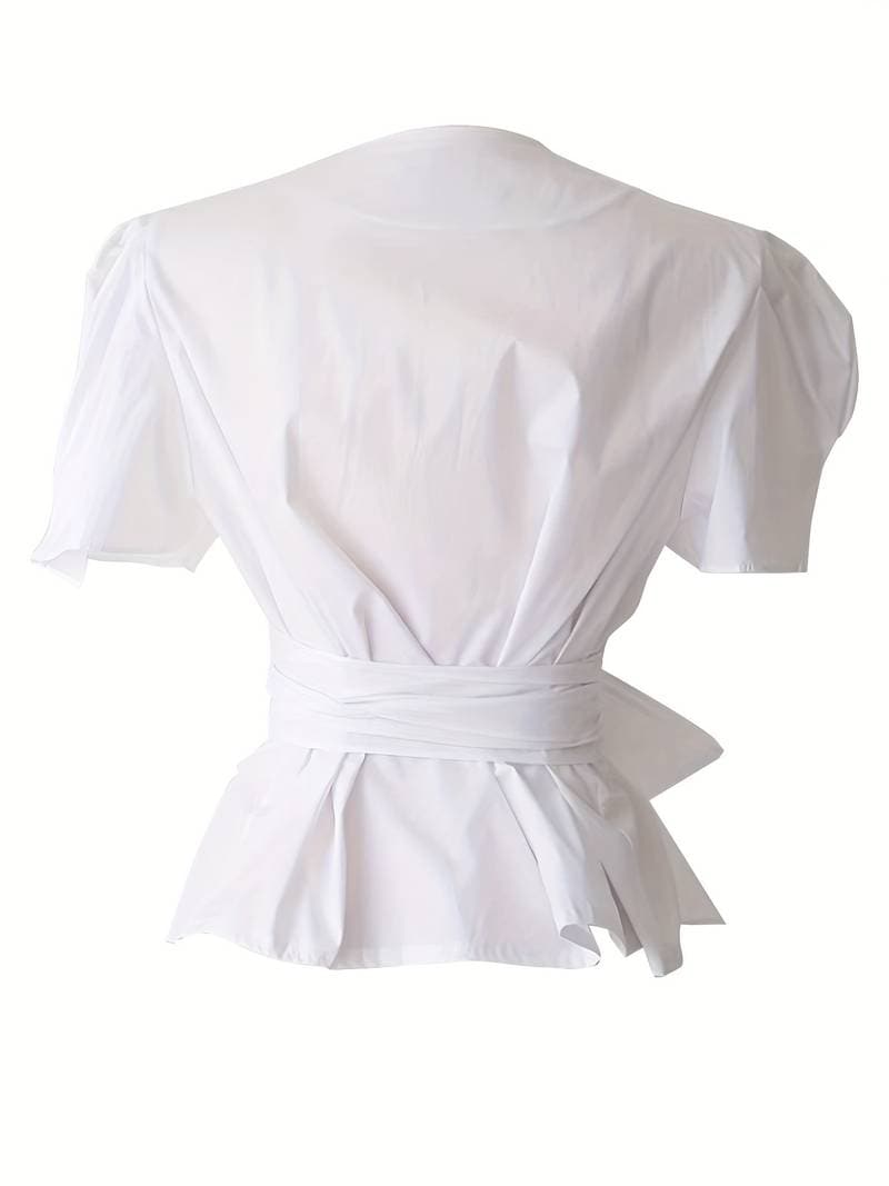 Beautifully Crafted Blouse in a Classic Style