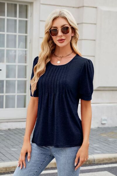 Well Tailored T-Shirt with a Graceful Silhouette
