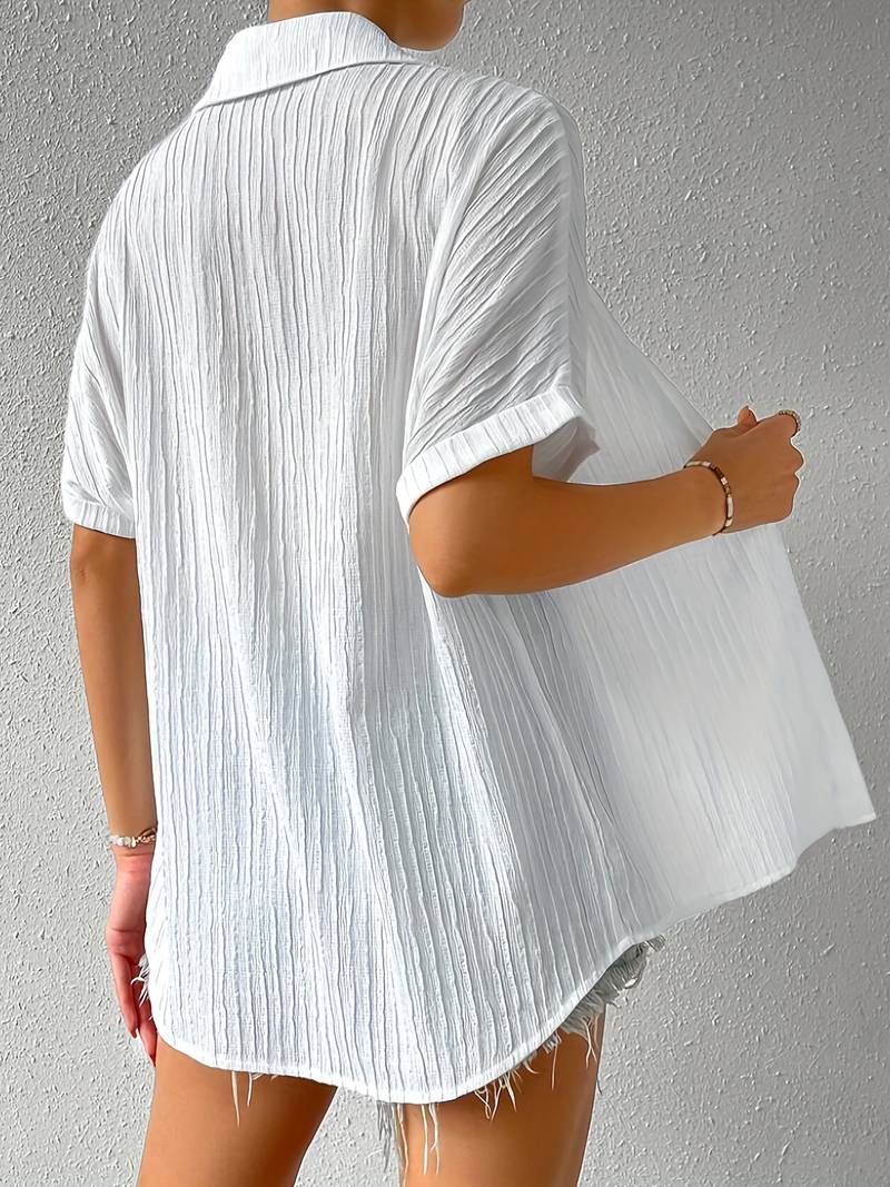 Effortlessly Elegant Shirt with a Timeless Design
