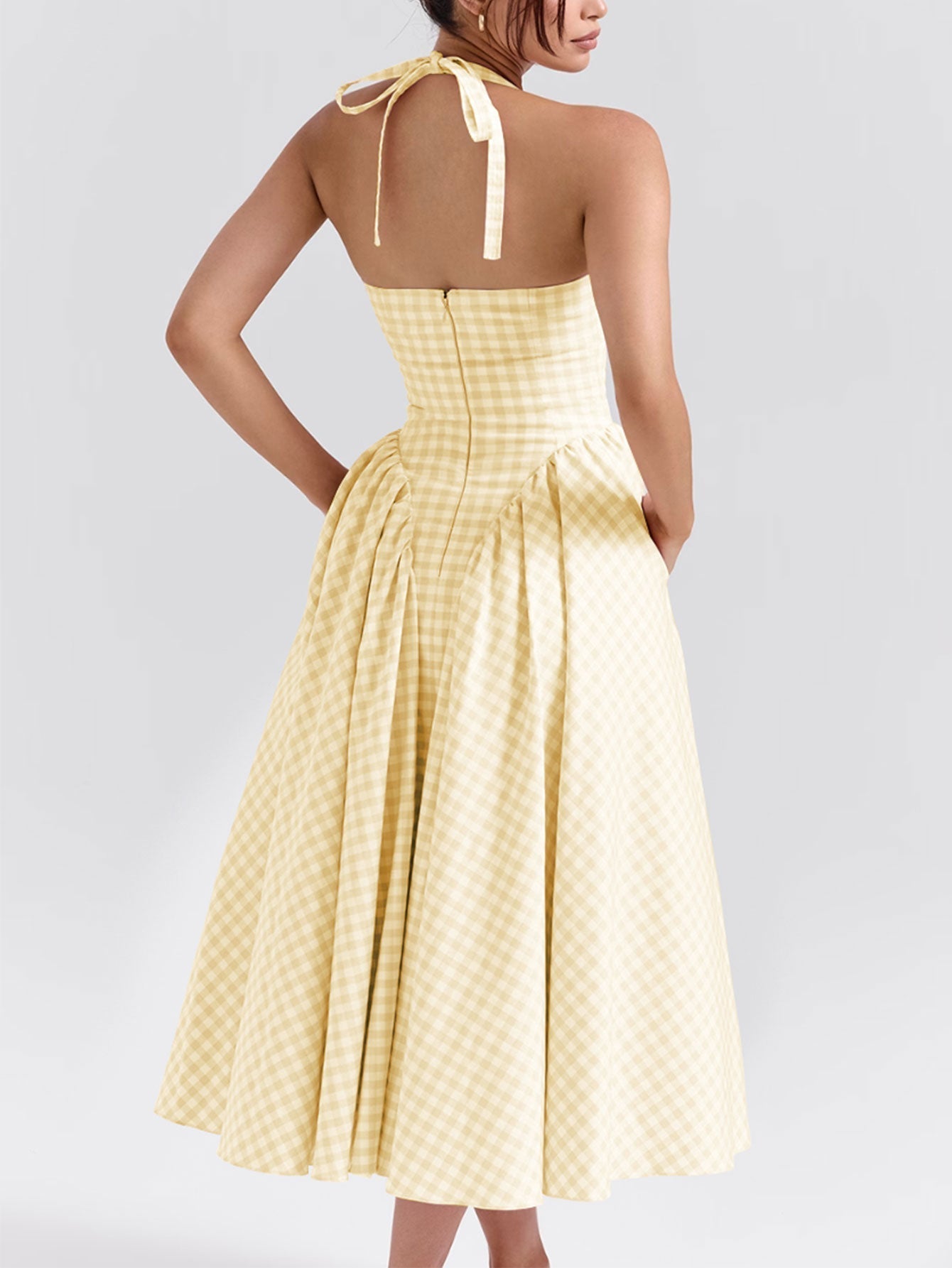 Well Tailored Dress with a Graceful Silhouette