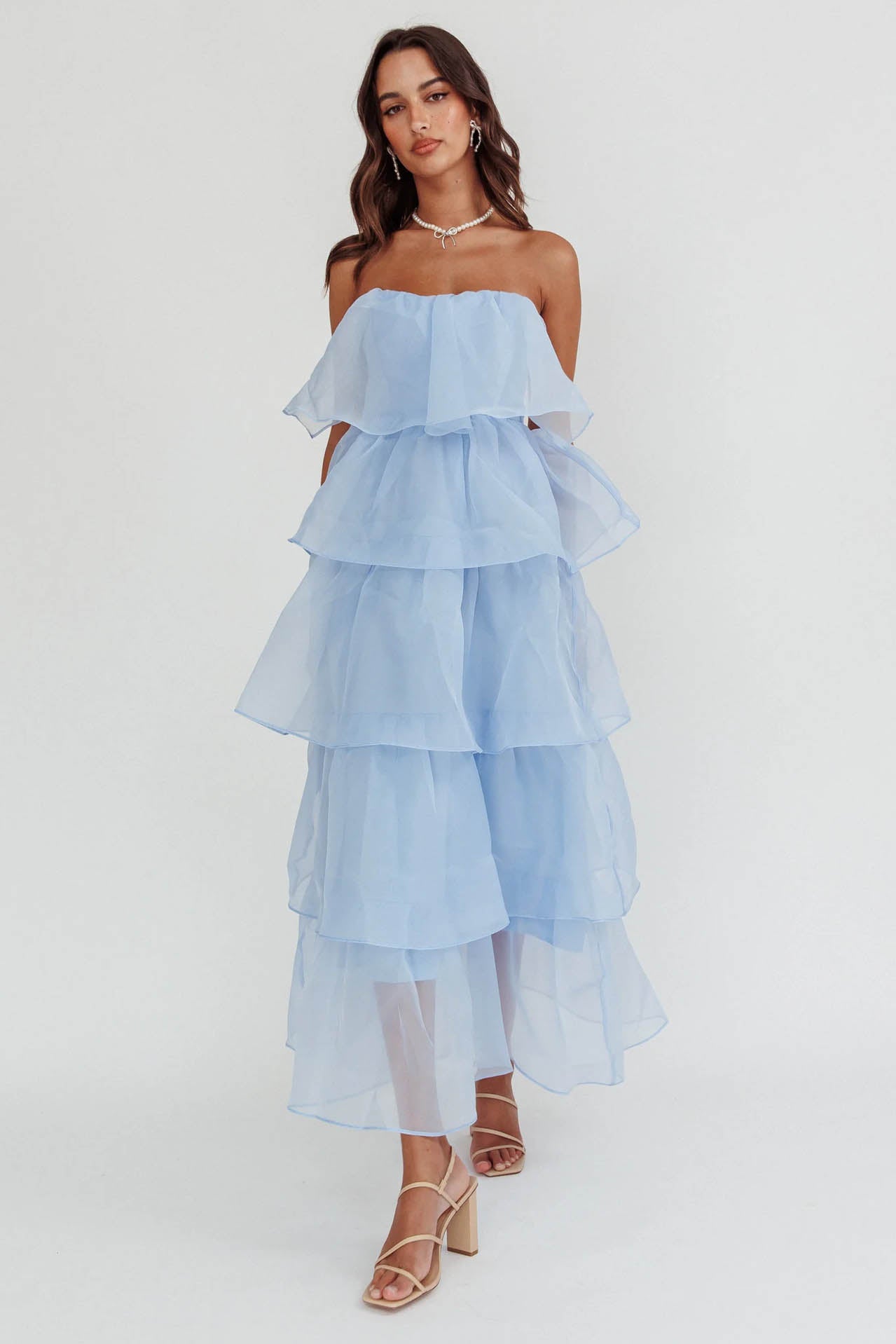 Well Tailored Dress with a Graceful Silhouette