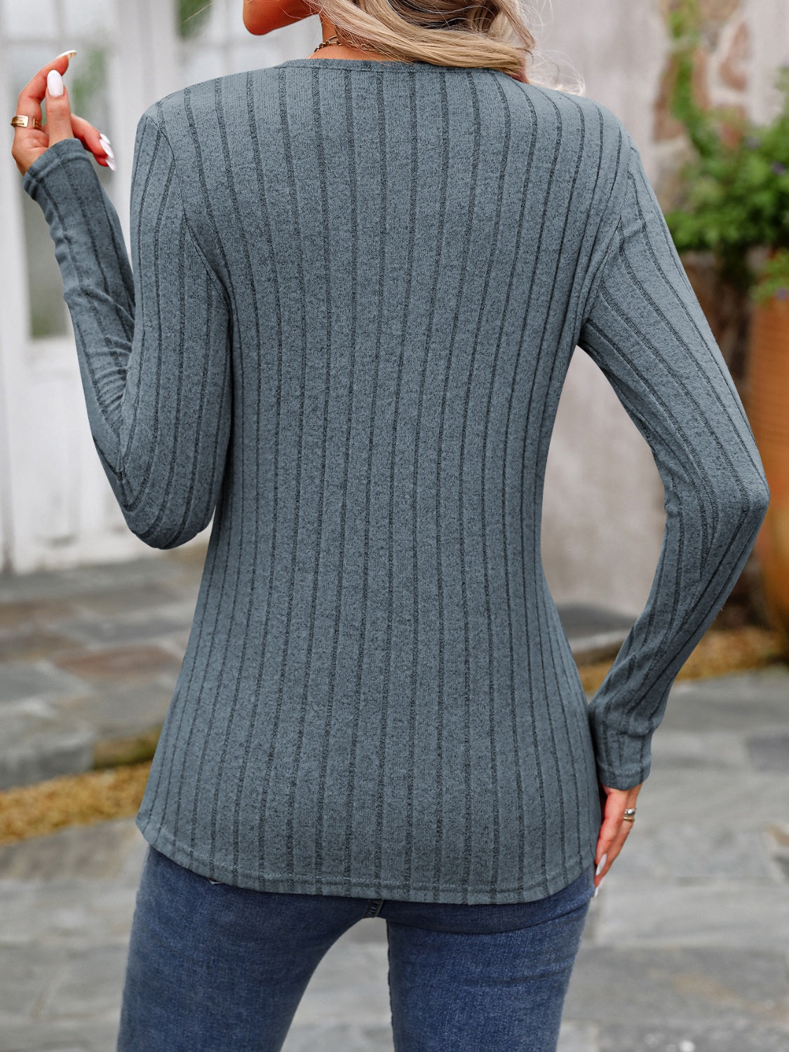 Effortlessly Elegant T-Shirt with a Timeless Design
