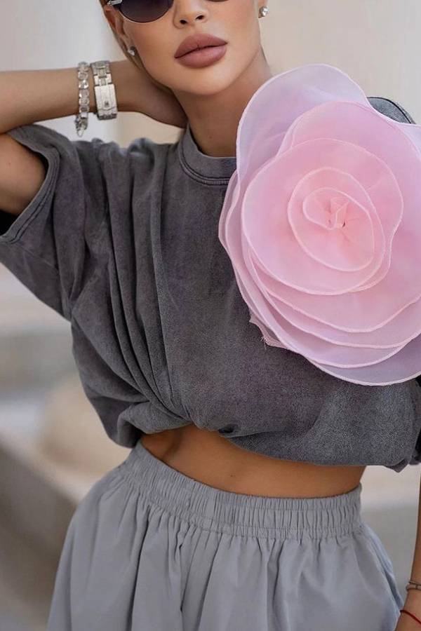 Beautifully Finished T-Shirt in a Timeless Design