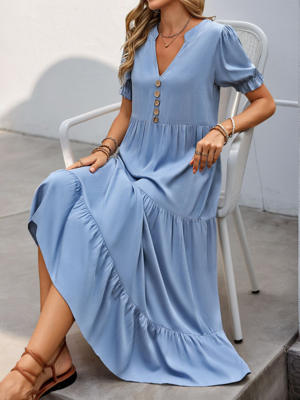 Beautifully Finished Dress in a Timeless Design