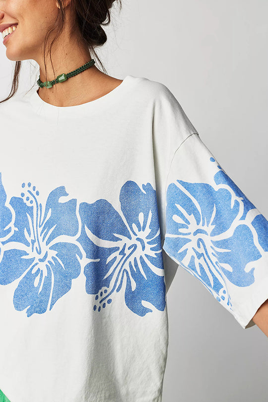 Well Tailored T-Shirt with a Graceful Silhouette