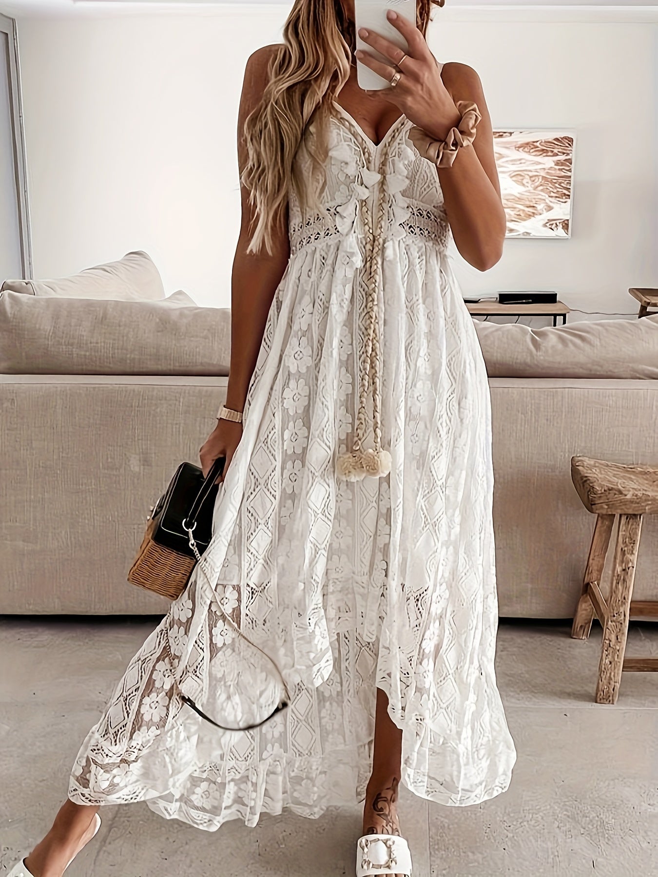 Effortlessly Elegant Dress with a Timeless Design