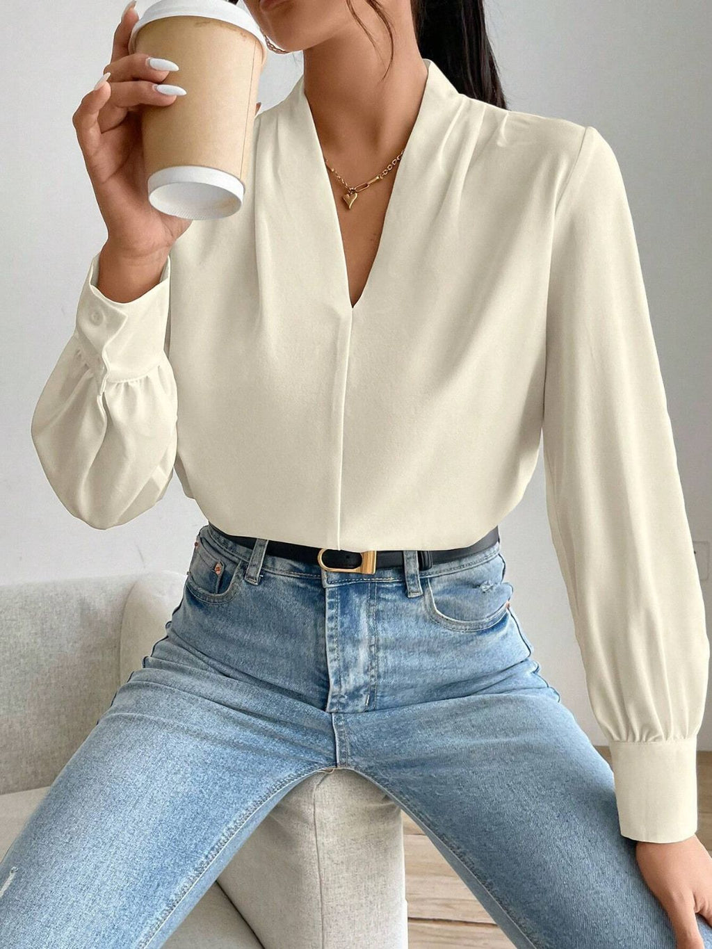 Effortlessly Elegant Shirt with a Timeless Design