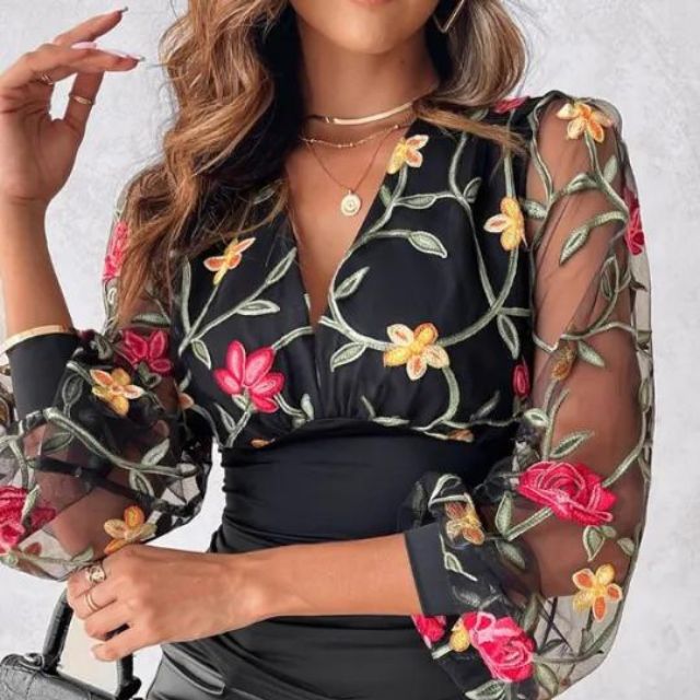 Classic Vintage & Enduringly Stylish Blouse