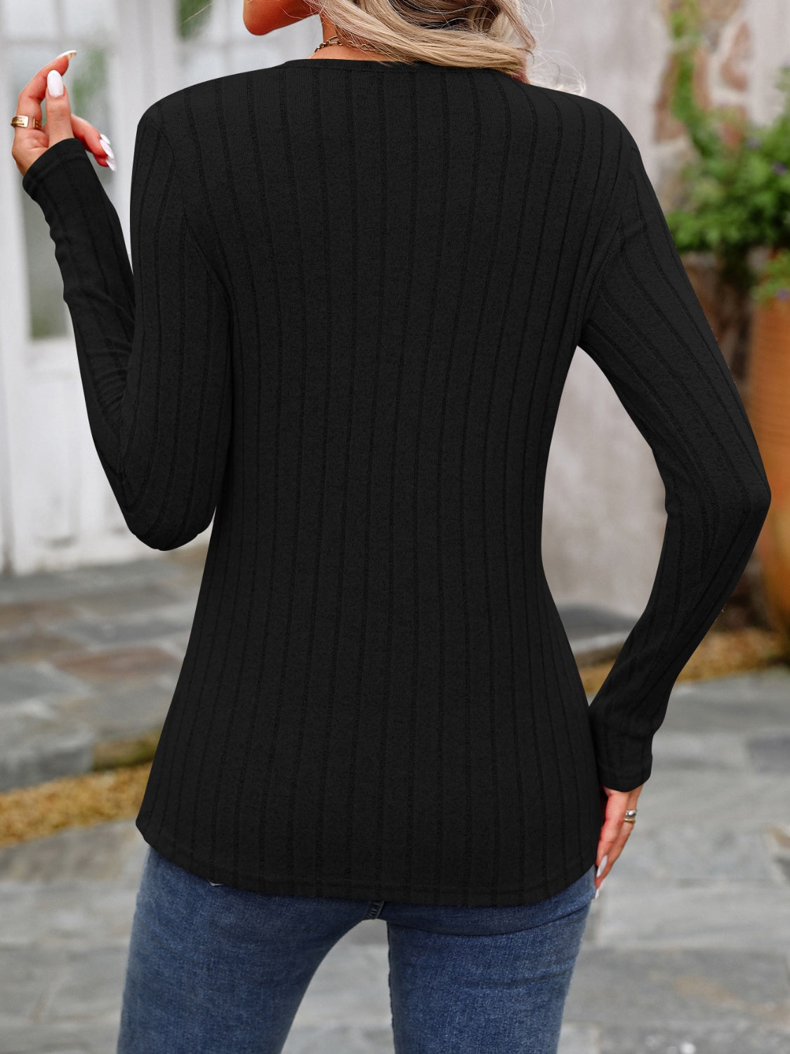 Effortlessly Elegant T-Shirt with a Timeless Design