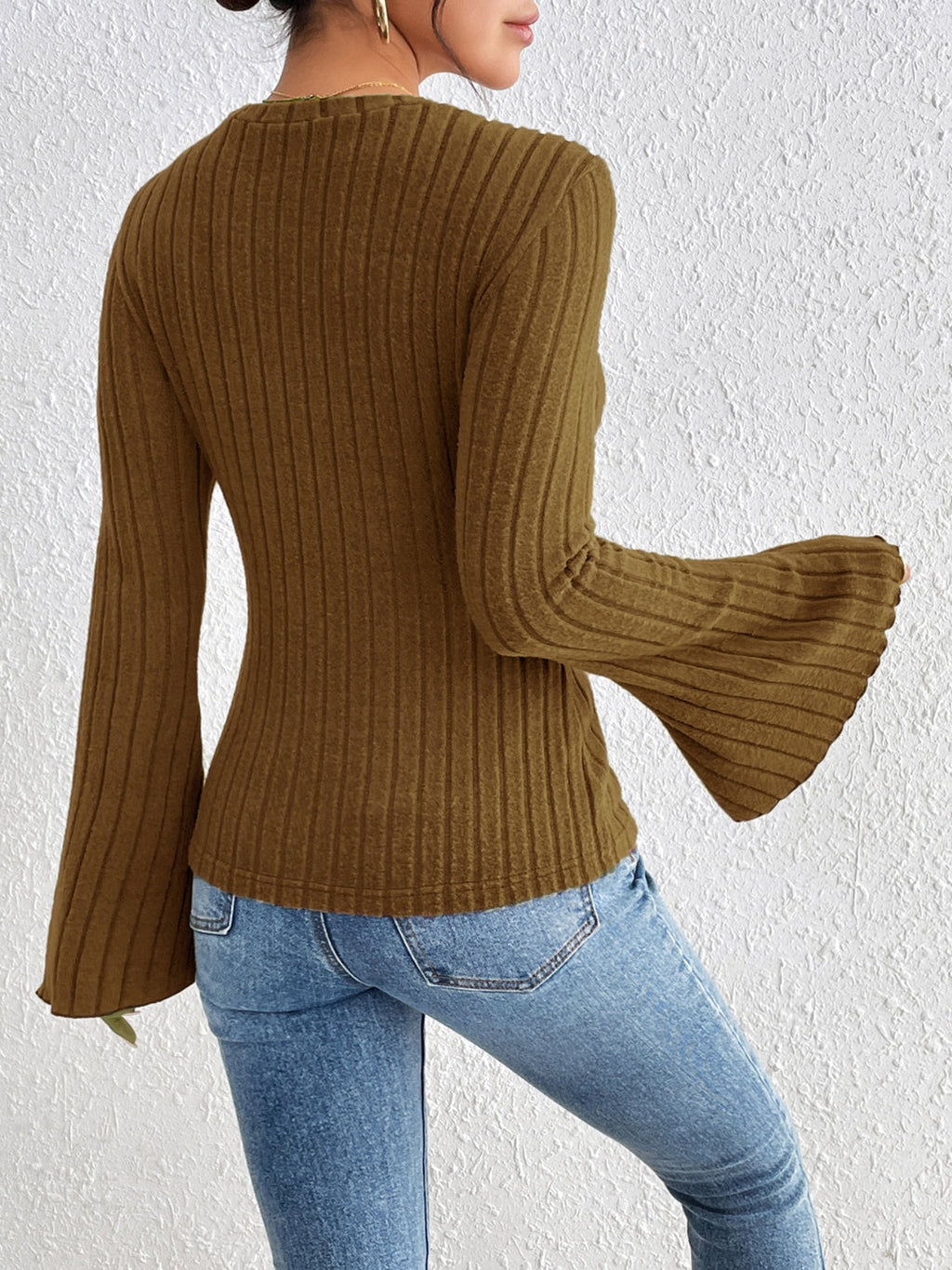 Well Tailored T-Shirt with a Graceful Silhouette