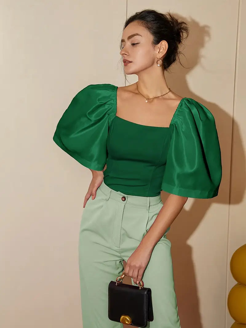 Well Tailored Blouse with a Graceful Silhouette