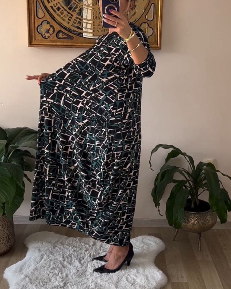 Classic Vintage Dress with a Flattering Fit