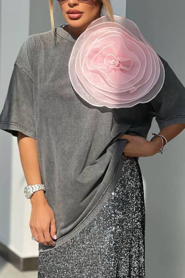 Beautifully Finished T-Shirt in a Timeless Design