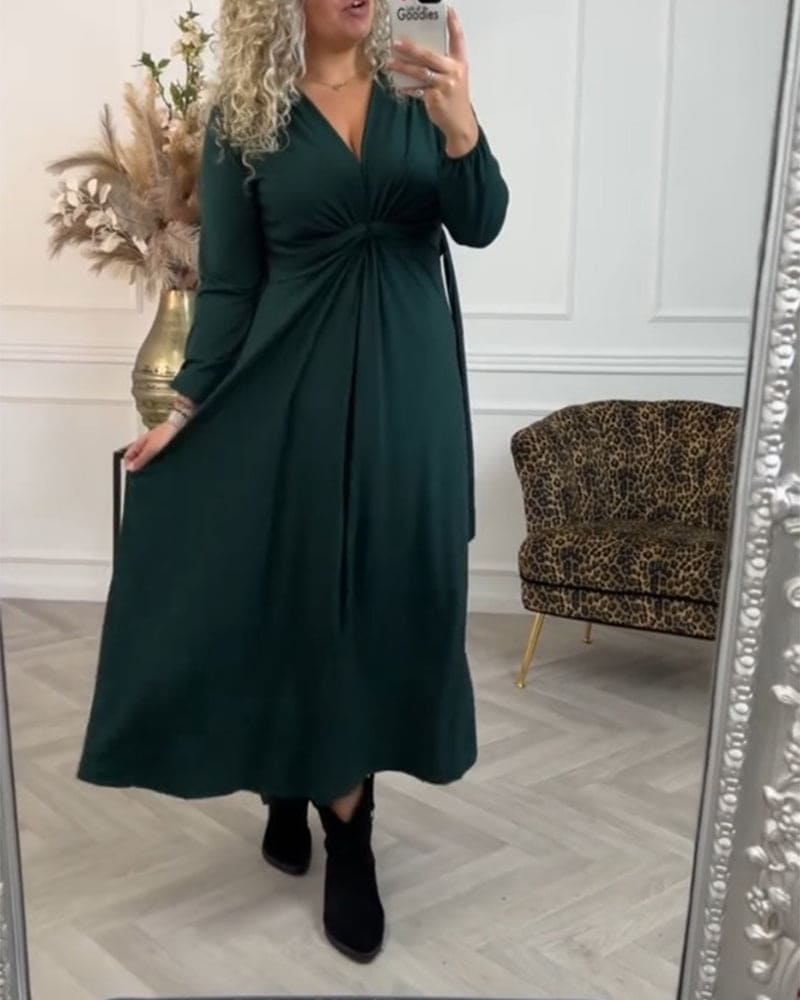 Classic Vintage & Enduringly Stylish Dress