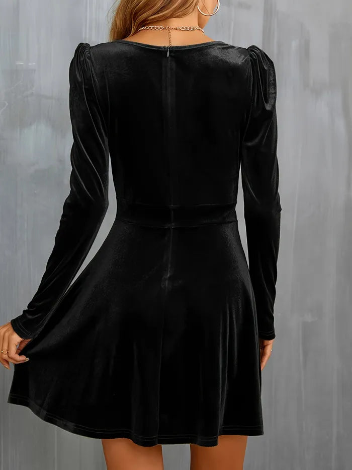 Gracefully Styled Dress for Any Occasion