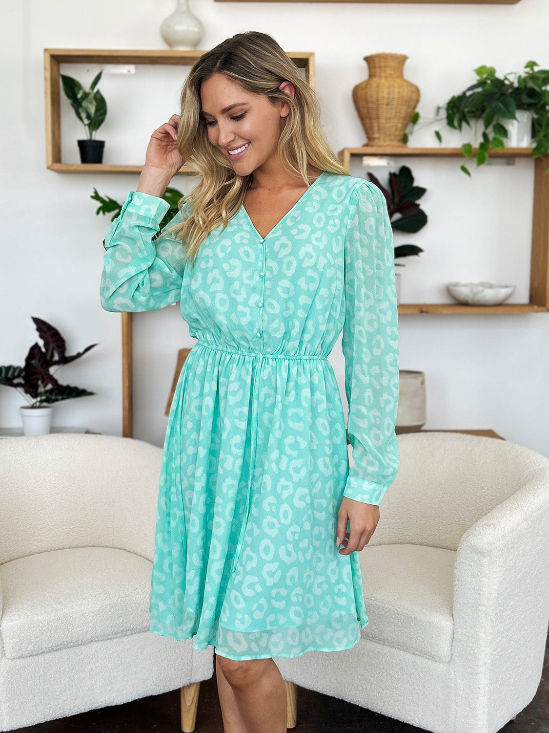 Beautifully Finished Dress in a Timeless Design