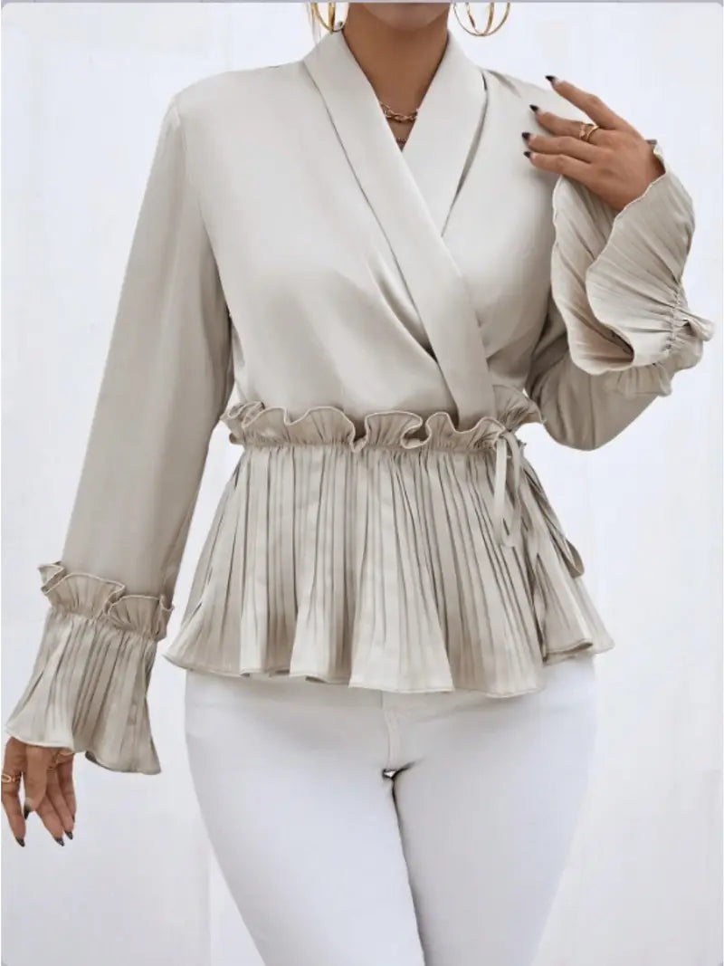 Effortlessly Elegant Blouse with a Timeless Design