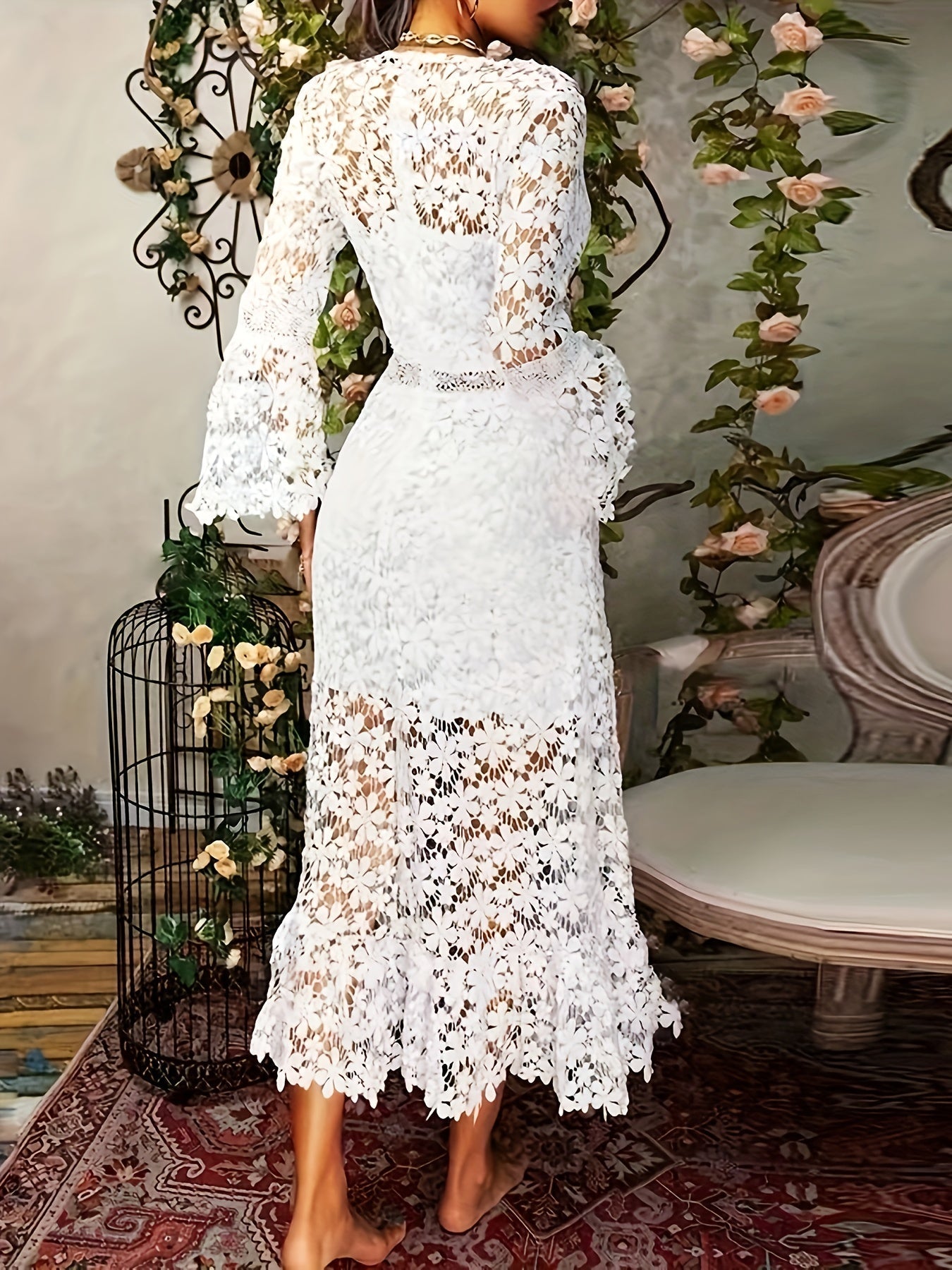 Beautifully Finished Dress in a Timeless Design