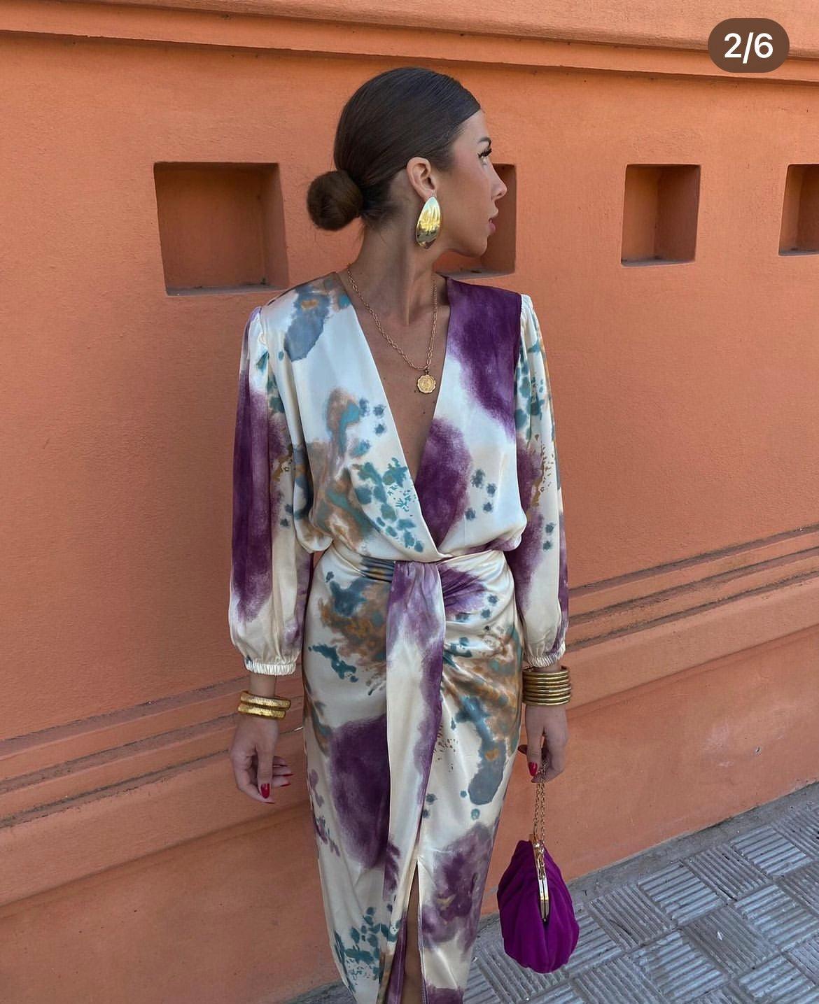 Well Tailored Dress with a Graceful Silhouette