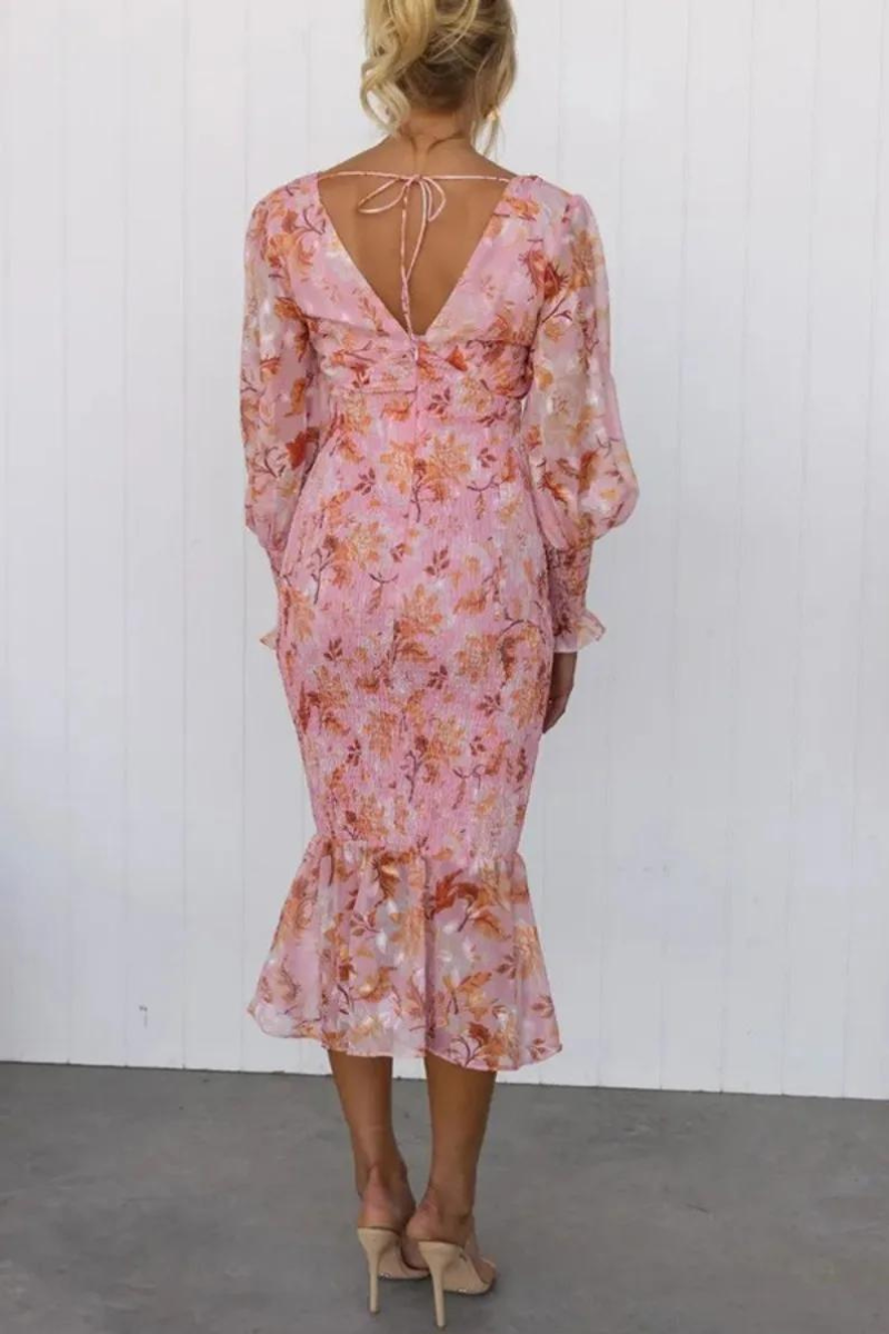 Beautifully Finished Dress in a Timeless Design