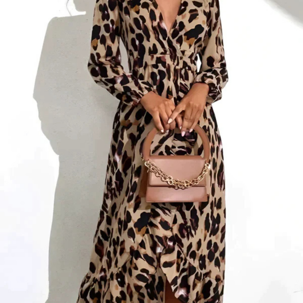 Classic Vintage Dress with a Flattering Fit