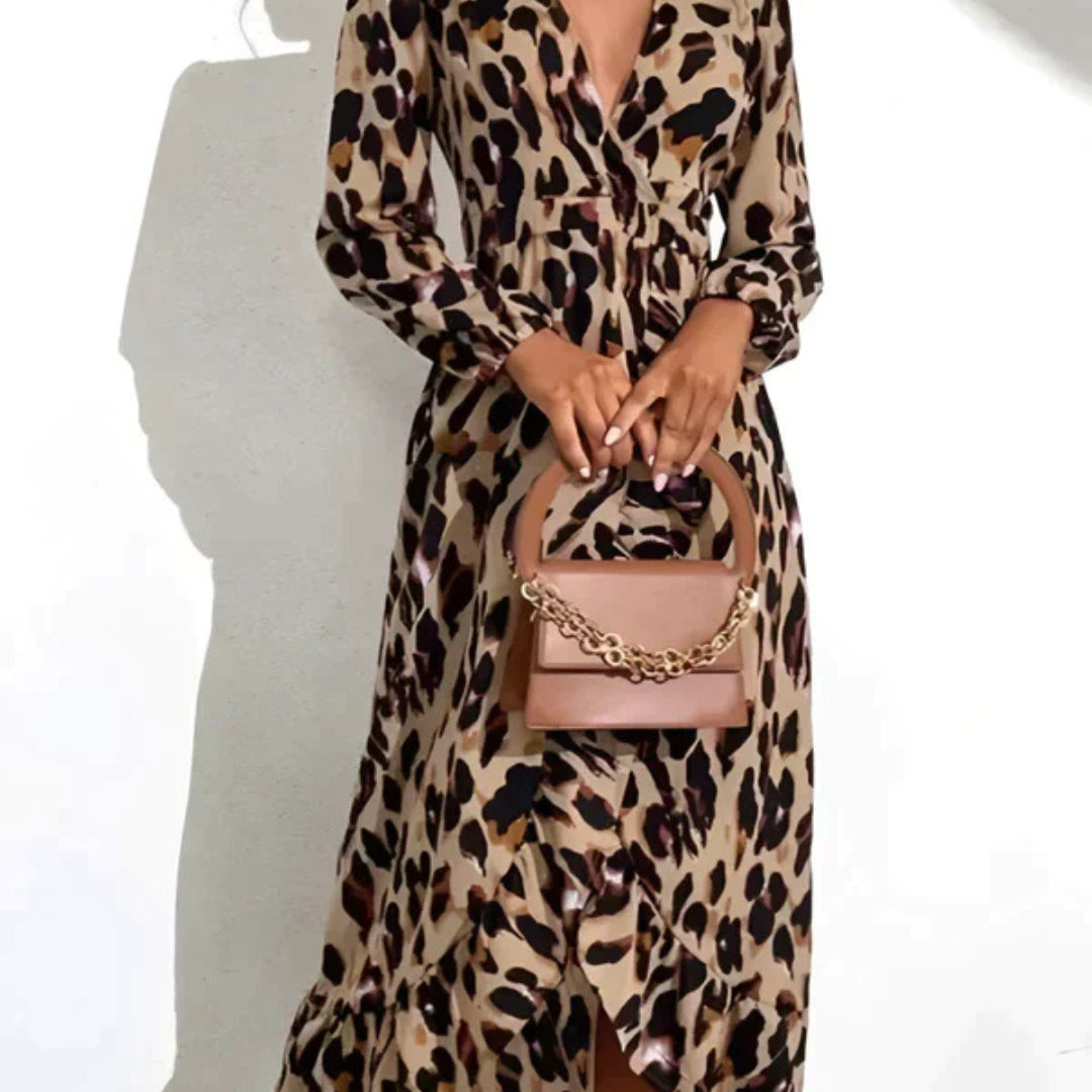 Classic Vintage Dress with a Flattering Fit