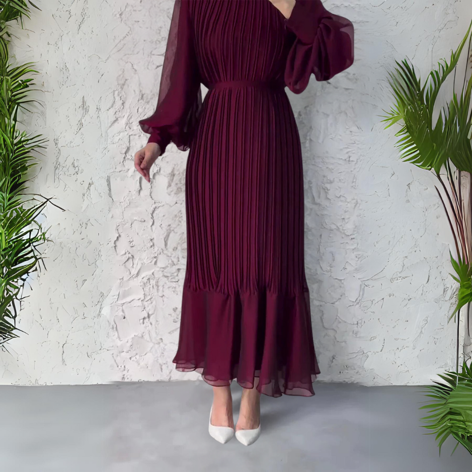 Classic Vintage Dress with a Flattering Fit