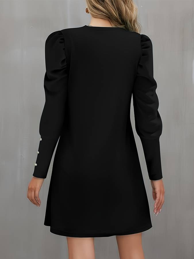 Effortlessly Elegant Dress with a Timeless Design