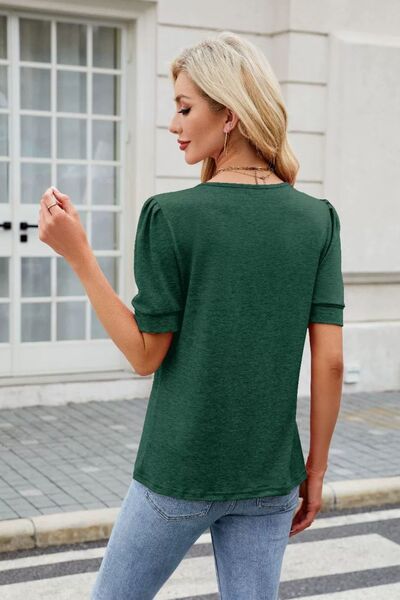 Well Tailored T-Shirt with a Graceful Silhouette