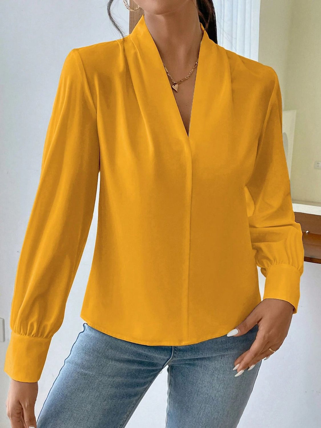 Effortlessly Elegant Shirt with a Timeless Design