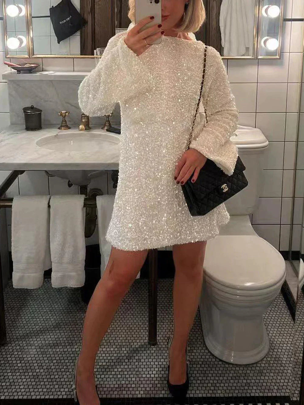 Beautifully Finished Dress in a Timeless Design