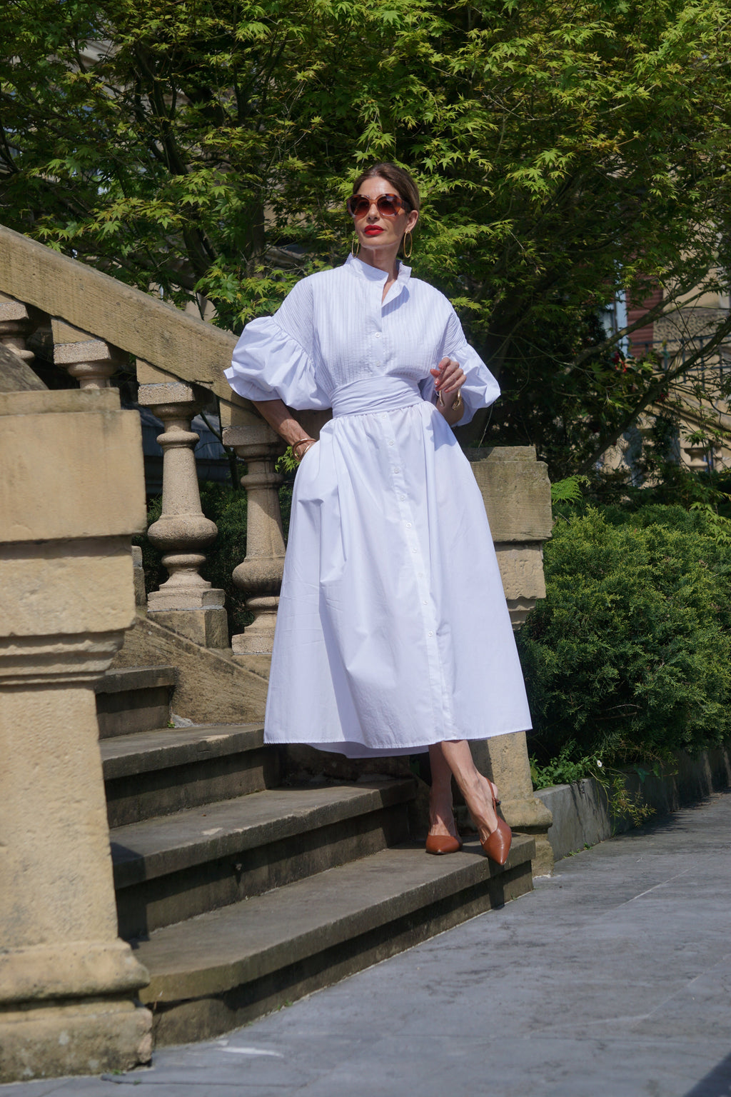 Effortlessly Elegant Dress with a Timeless Design