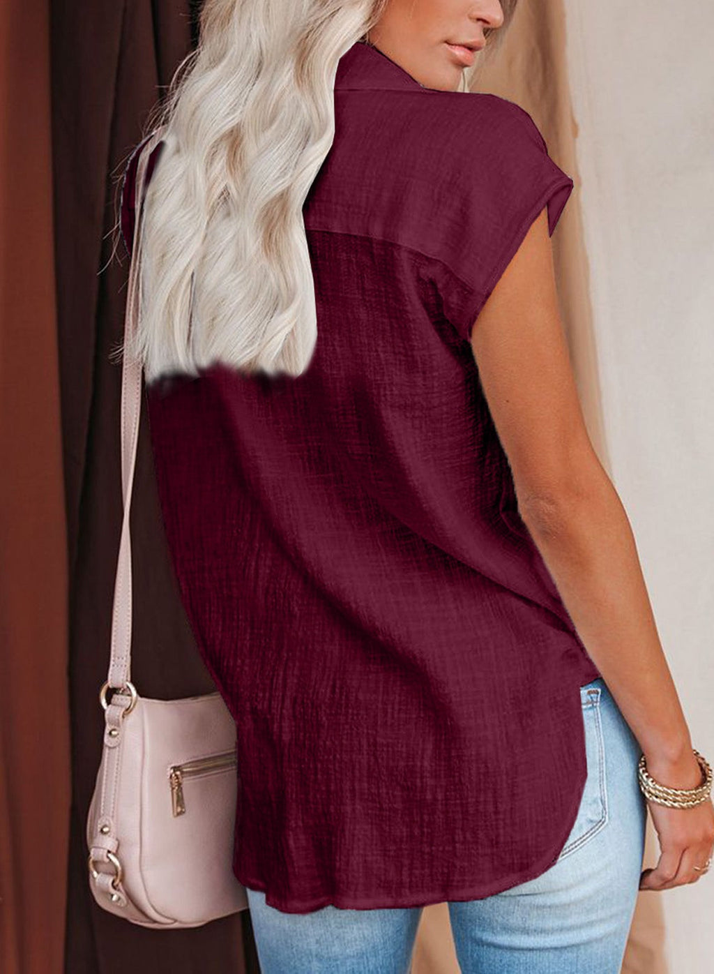 Well Tailored Blouse with a Graceful Silhouette