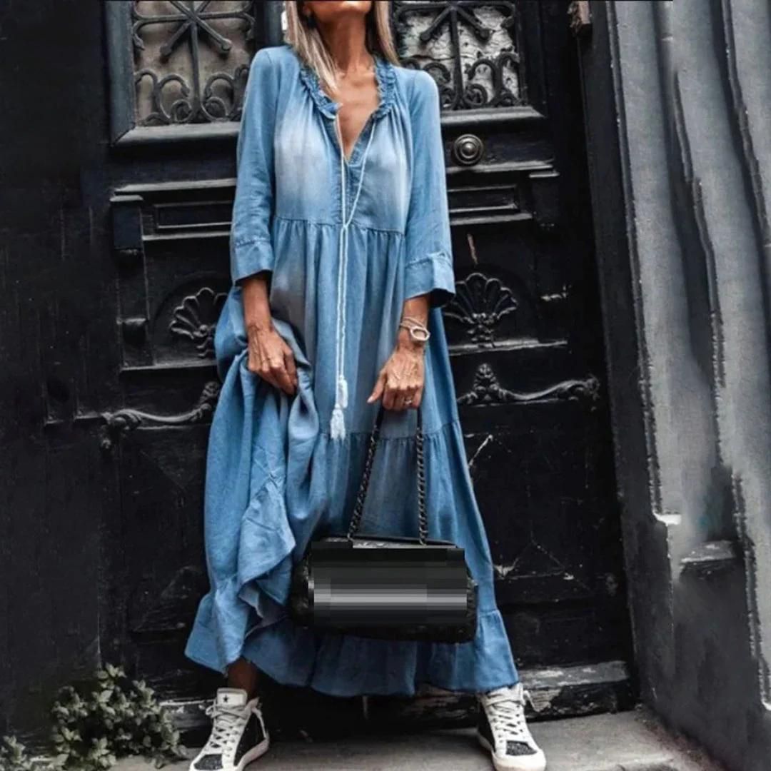 Beautifully Finished Dress in a Timeless Design