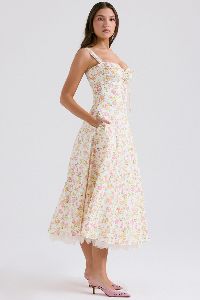 Gracefully Styled Dress for Any Occasion