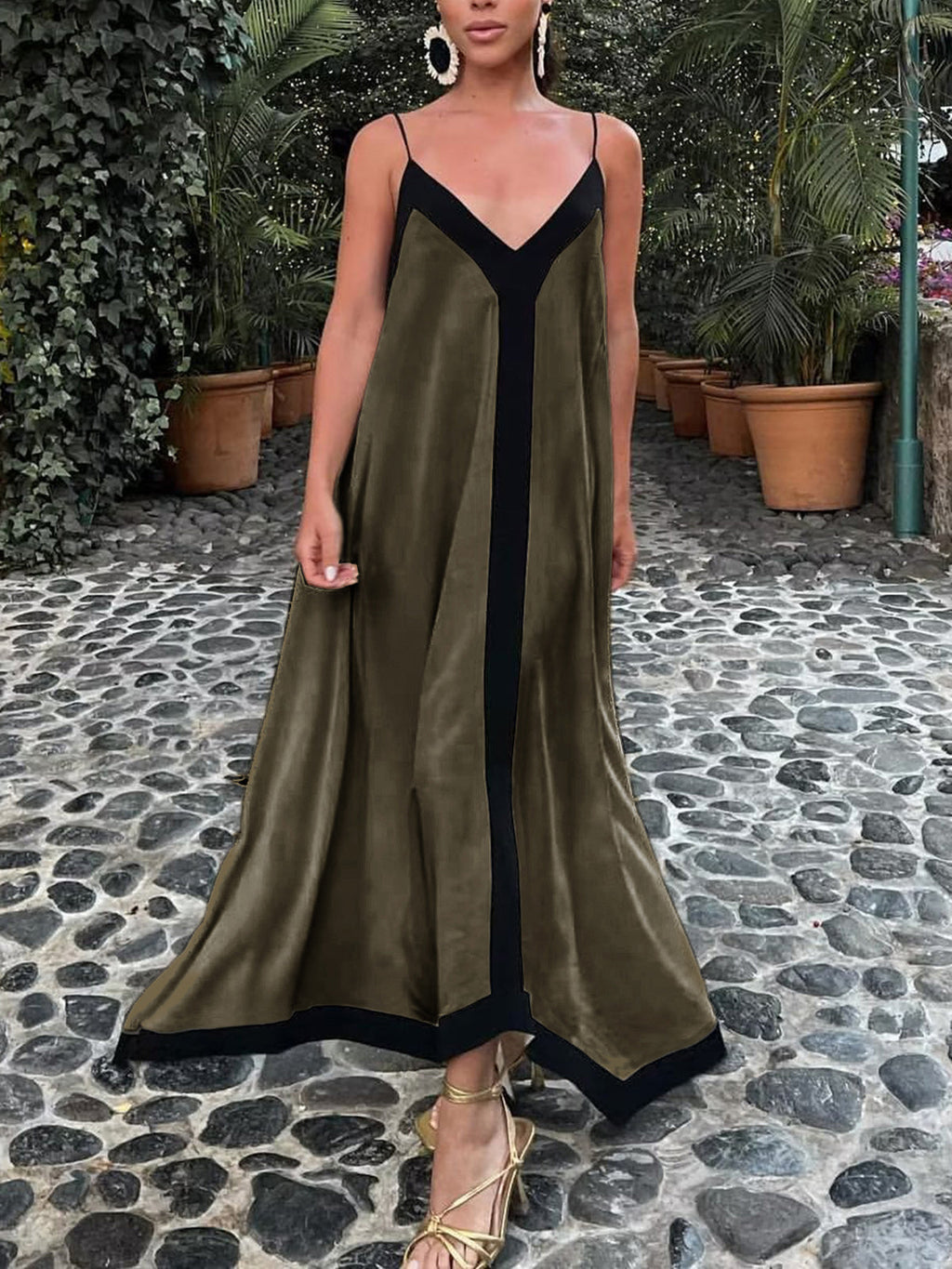 Sophisticated Dress with a Clean Classic Look