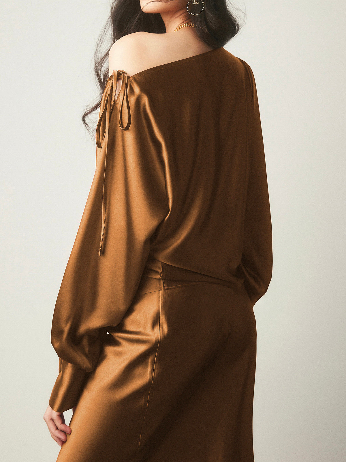 Beautifully Crafted Blouse in a Classic Style