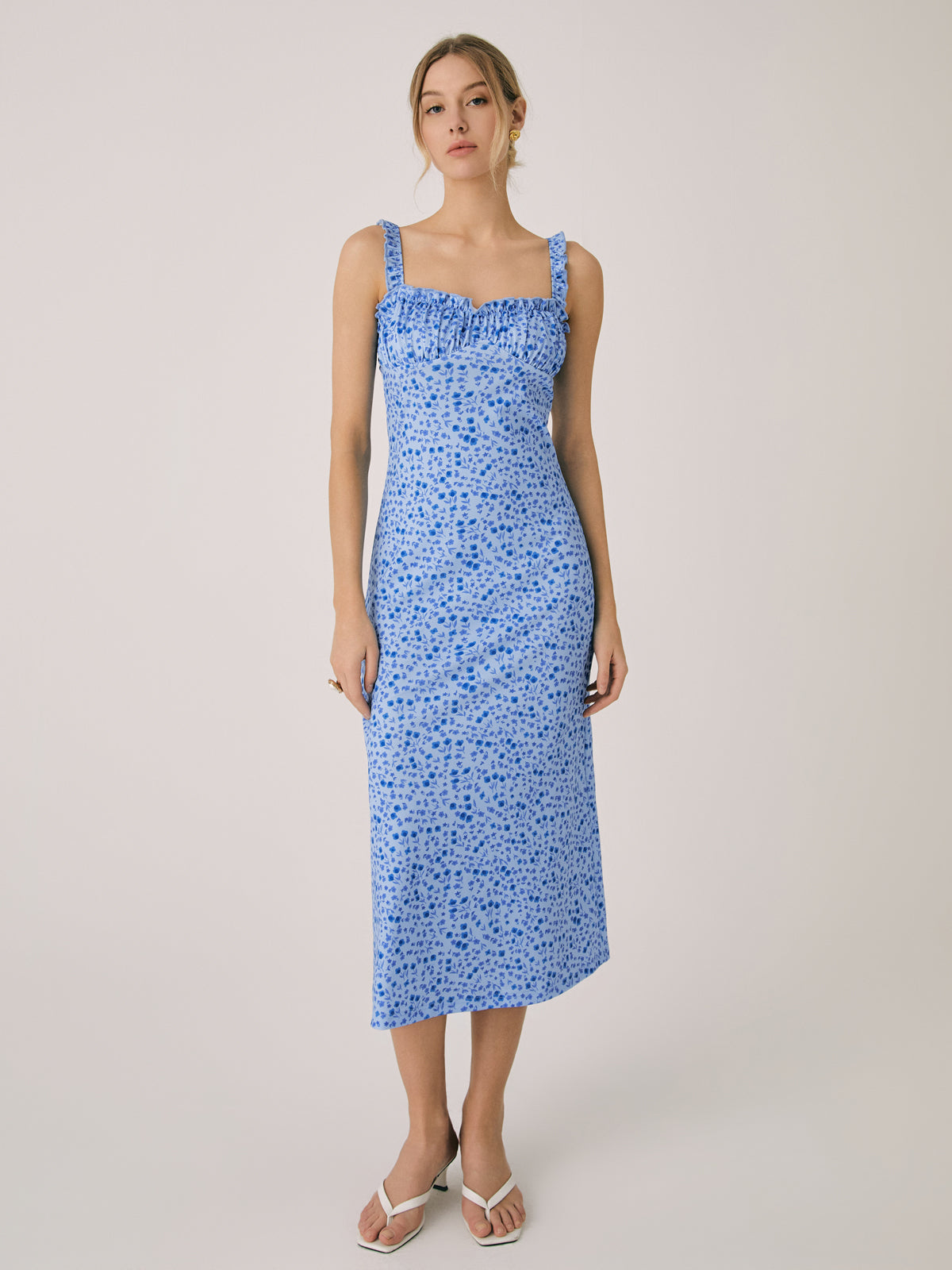 Beautifully Crafted Dress in a Classic Style