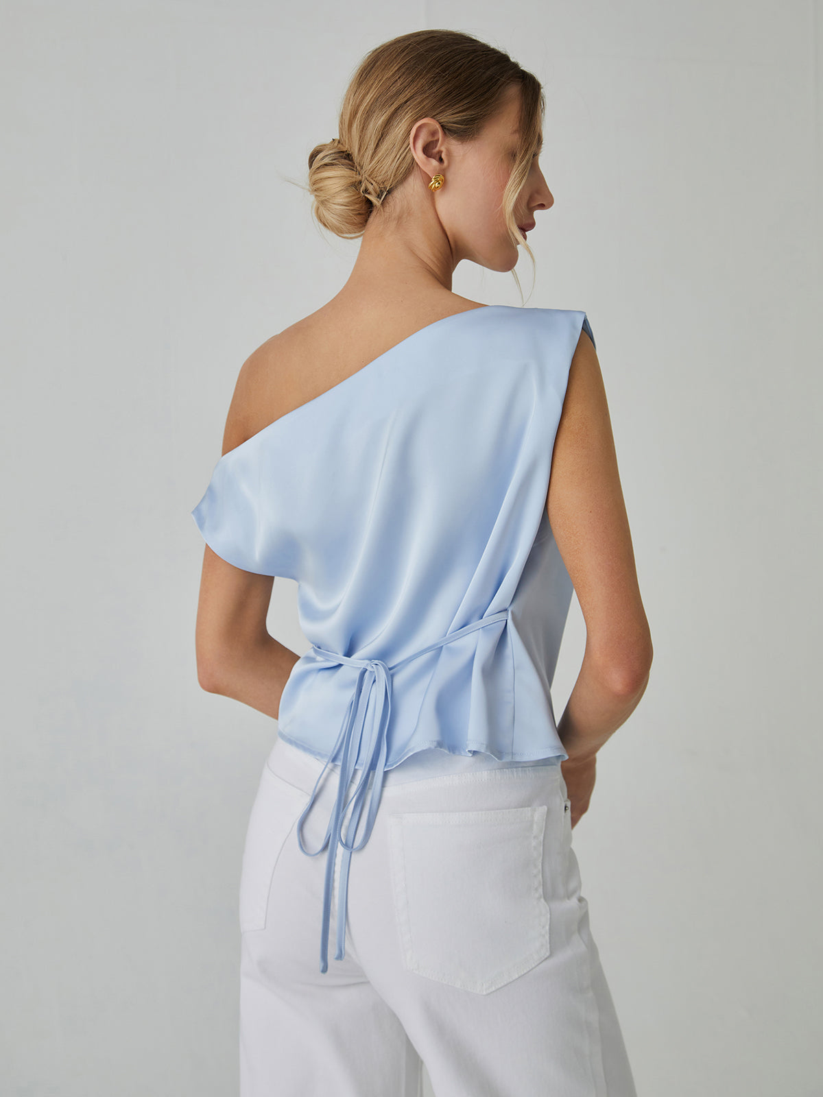Sophisticated Blouse with a Clean Classic Look
