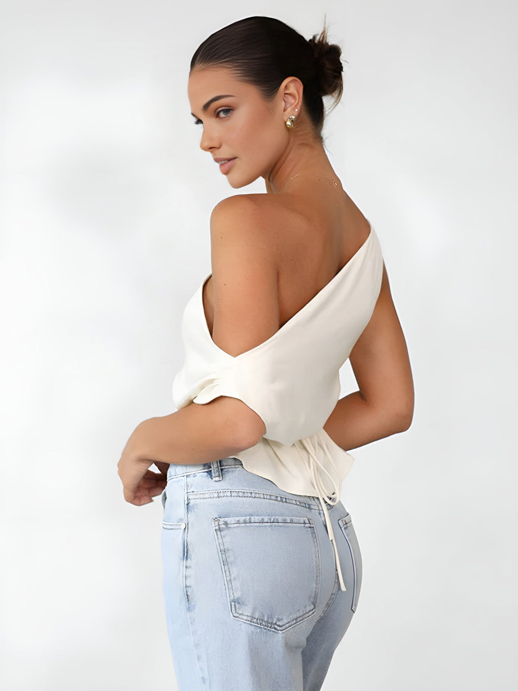 Sophisticated Blouse with a Clean Classic Look