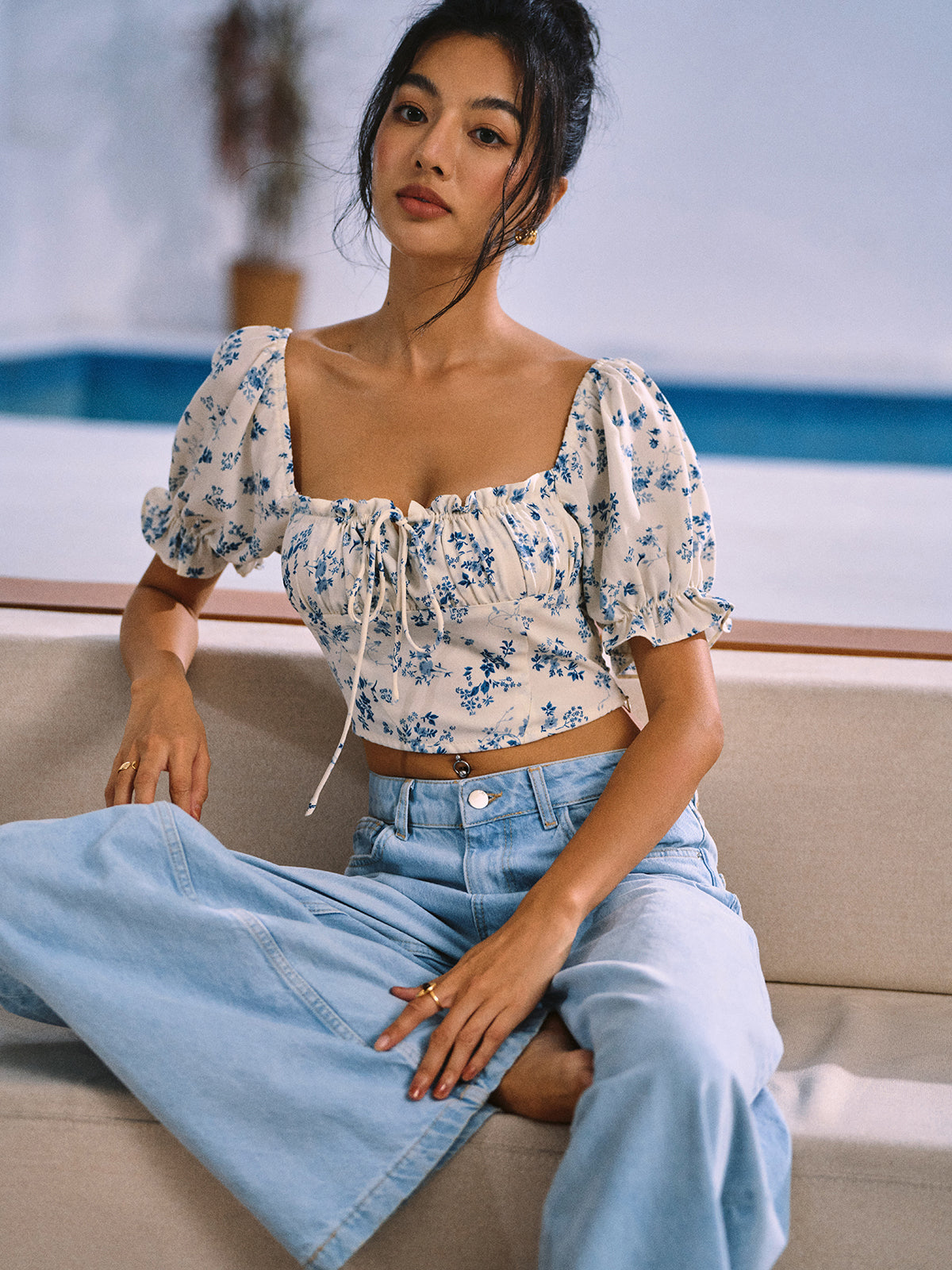 Well Tailored Blouse with a Graceful Silhouette