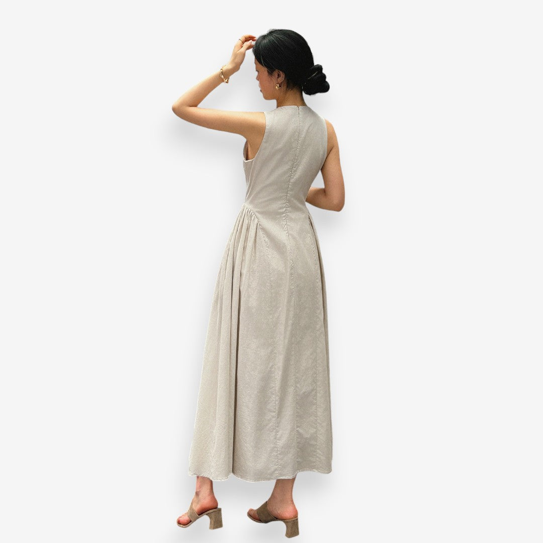 Sophisticated Dress with a Clean Classic Look